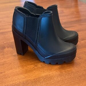 Hunter Black Heeled Ankle Boots